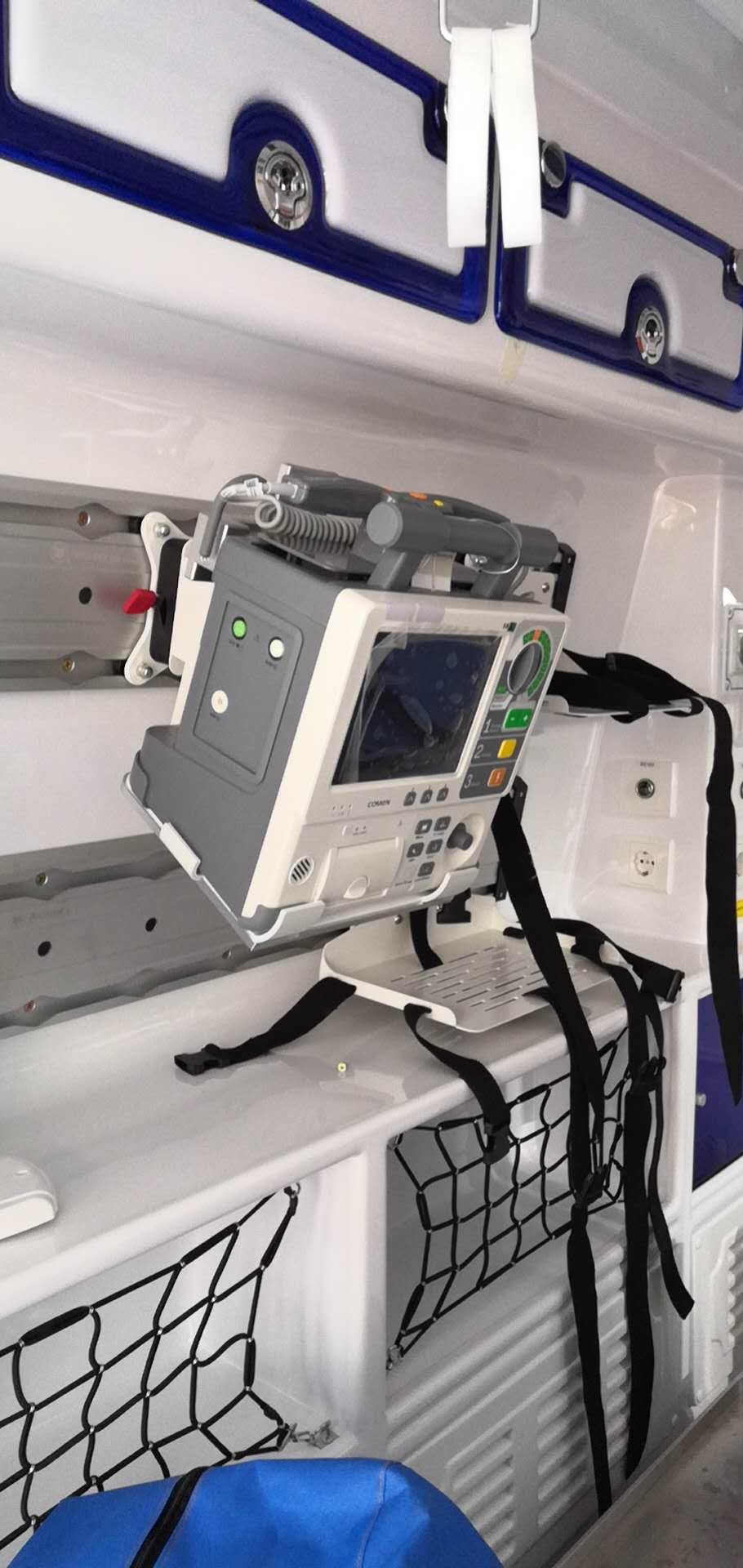 S8 Defibrillator Monitor